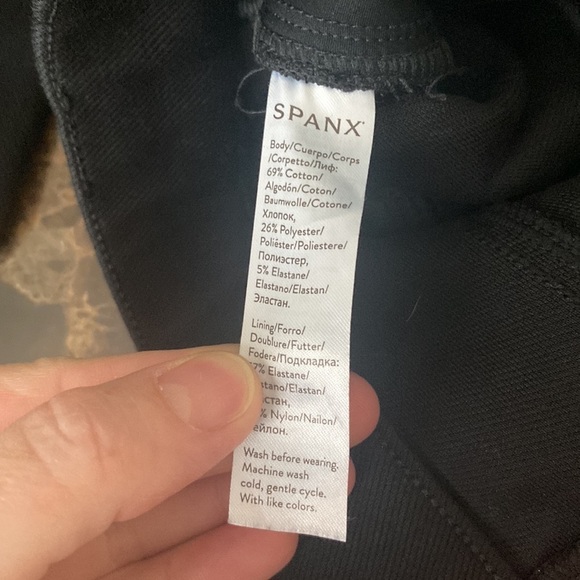 SPANX Jean-ish® Ankle Leggings Black Shapewear Pants Size Medium - Picture 9 of 10